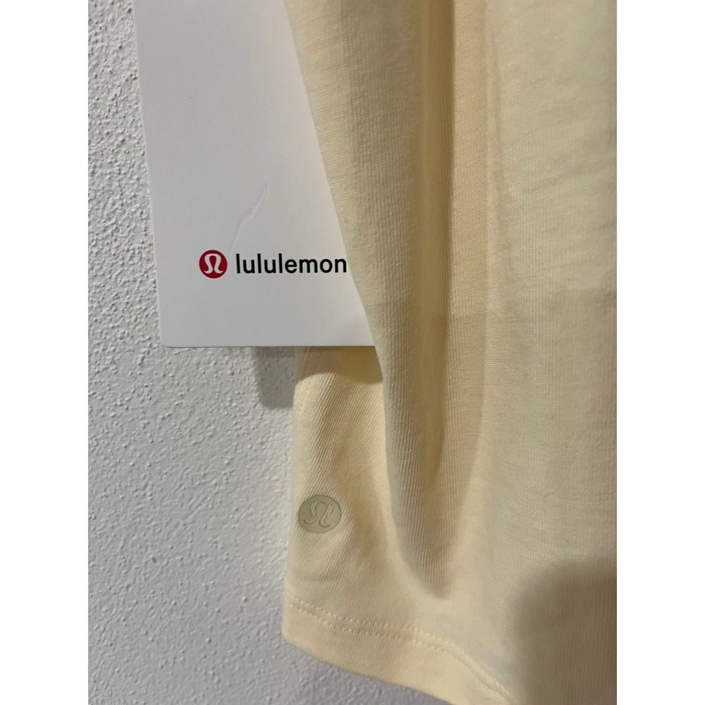 Lululemon Graphic Cotton T-Shirt Cream Yellow 1998 Collegiate Size 6 NWT - Picture 5 of 6